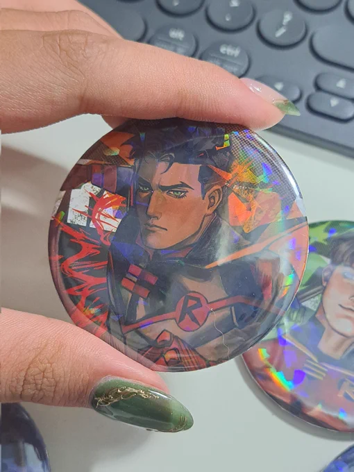 Ini mending ganti holo biasa aja gasih?? Nutupin banget holo broken glass nya