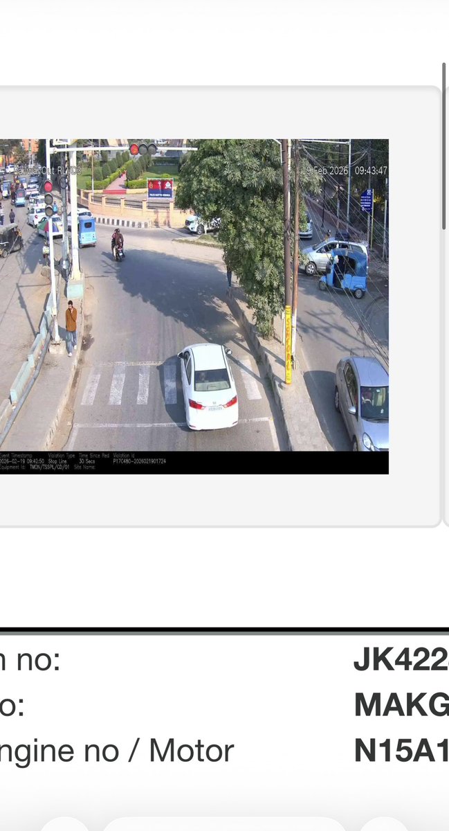 RahilGupta's tweet image. Now have to appreciate @Traffic_hqrs #jammukashmir 

Stopped Car on #Red light but on #Zebra crossing &amp;amp; not before,as shd be done!

Traffic Violation is violation even by a margin 

Kudos to IGP Traffic Suleiman Choudhary ,SSP Traffic Jammu Amit Bhasin on way to make  Roads safe
