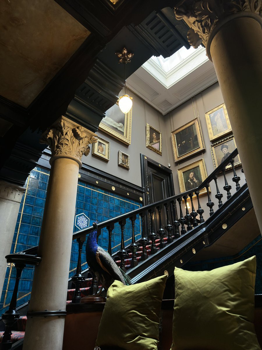 الاخفش tweet media