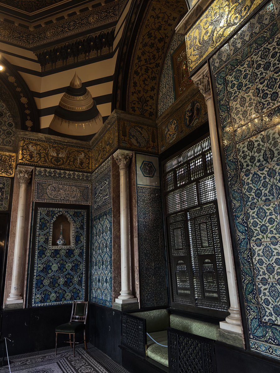 الاخفش tweet media