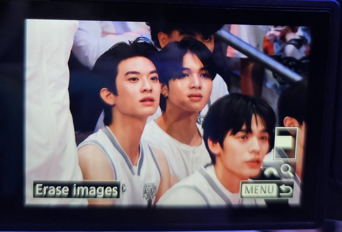 jo ✴︎ dwy tweet media