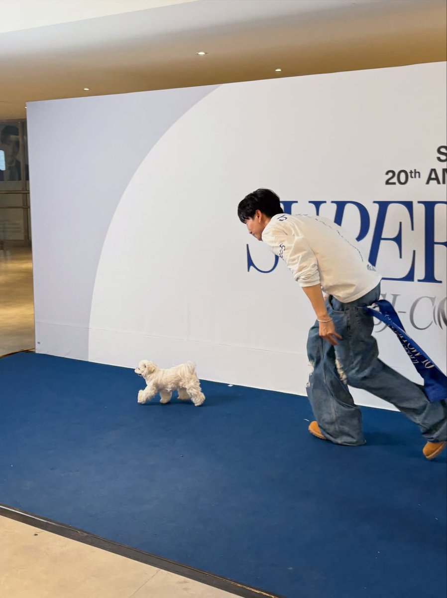 PinkpSweetest's tweet photo. คอนเอ้ดเจคือญาติพี่น้องมาให้กลจกันเพียบ มีทั้งพ่อแม่ พี่น้อง แฟนของพี่น้อง หลาน หวานใจ ขนาดยัยหนูคุงงี่ลูกสาวพี่ทึก ยังมาให้กลจอัปป้าที่คอนอังกอร์ด้วยเลออ🫳🏻💖 https://t.co/F5egPI49U0