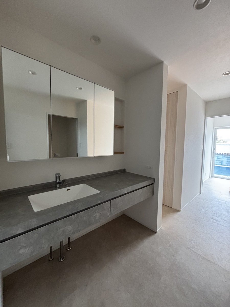 なにかです tweet media