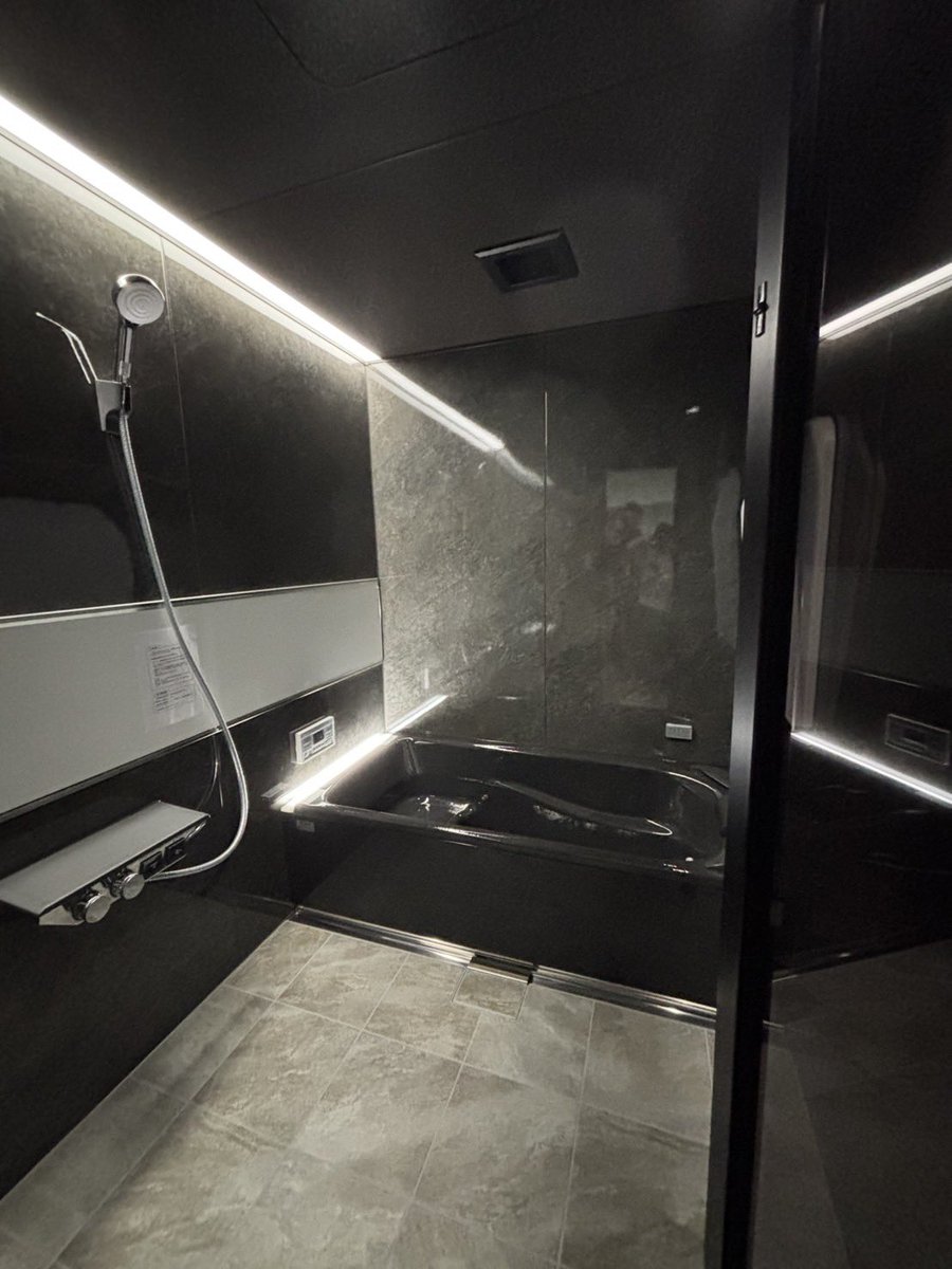 なにかです tweet media