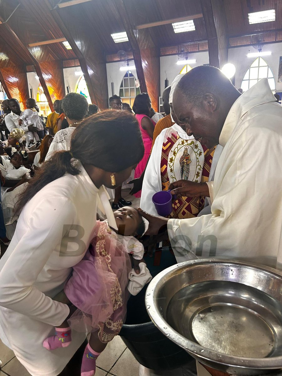 radio_balafon's tweet image. 🔴 𝗦𝗔𝗖𝗥𝗘𝗠𝗘𝗡𝗧 𝗗𝗘 𝗕𝗔𝗣𝗧𝗘̂𝗠𝗘 ✨

💧 Un moment fort de grâce et d’engagement dans la vie chrétienne.

#Bapteme #Foi #Eglise #MesseDePaques #Paques2026 #Cameroun #BalafonTV #BalafonMedia