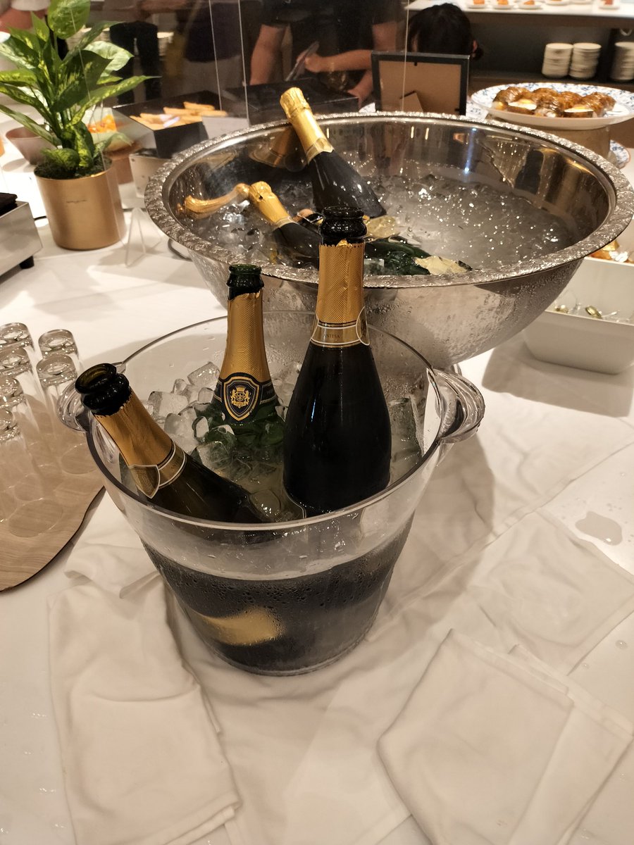 やままだ tweet media