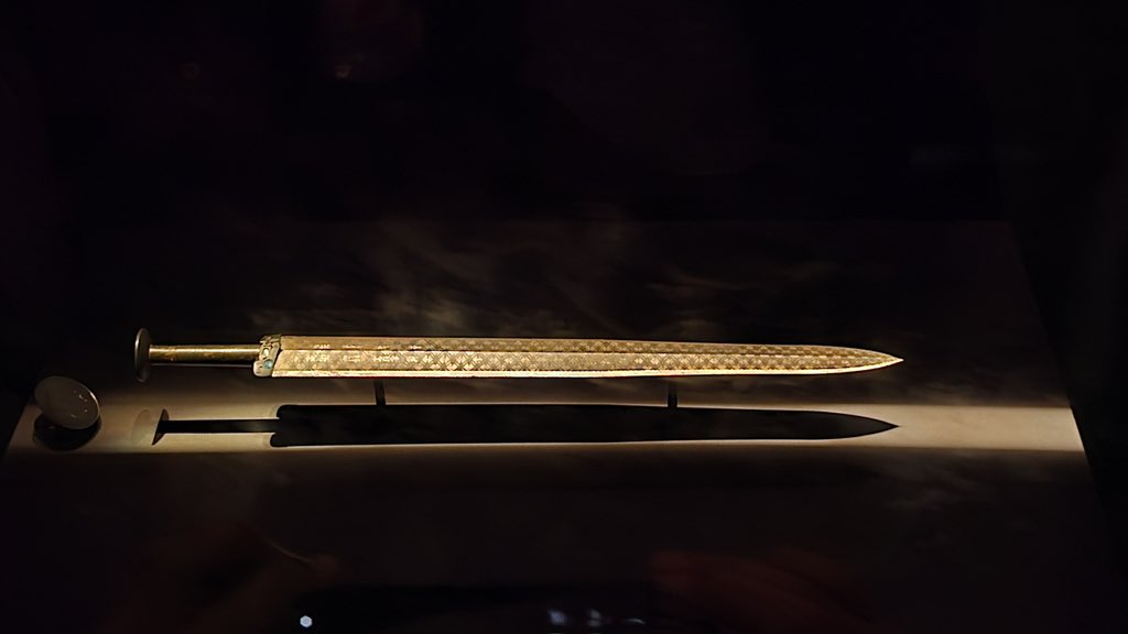 ncc1701_X's tweet photo. 武汉之行第二天
湖北博物馆
曾侯乙编钟
越王勾践剑
晚餐烧鸟
😄 https://t.co/Ni95XZGIcE