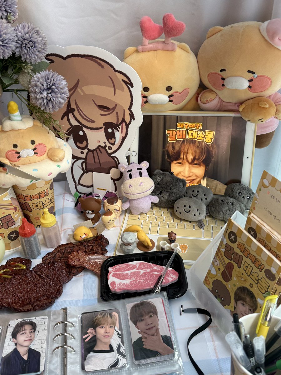_BB_N_B's tweet photo. 디피부터 포장까지 정성 가득한 준비에 너무 재미있는 생갈 다녀왔다..❤️ 갈비 쬰맛!!

벚꽃 막차 탑승 완🌸

#군침이_도는_양념_갈비
#제가선창하겠습니다_양념_갈비 https://t.co/lgIYa0rMDP