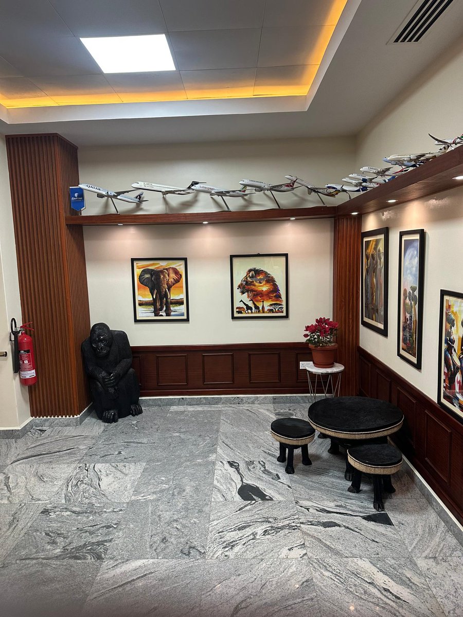 hafithkazibwe's tweet image. Convenience focus;
Skip the airport rush. Karibuni First and Business Class Lounge at Entebbe International gives you priority service, comfortable workspaces, and a calm spot to recharge before takeoff. #Karibuni #EntebbeAirport #GoldenPosts