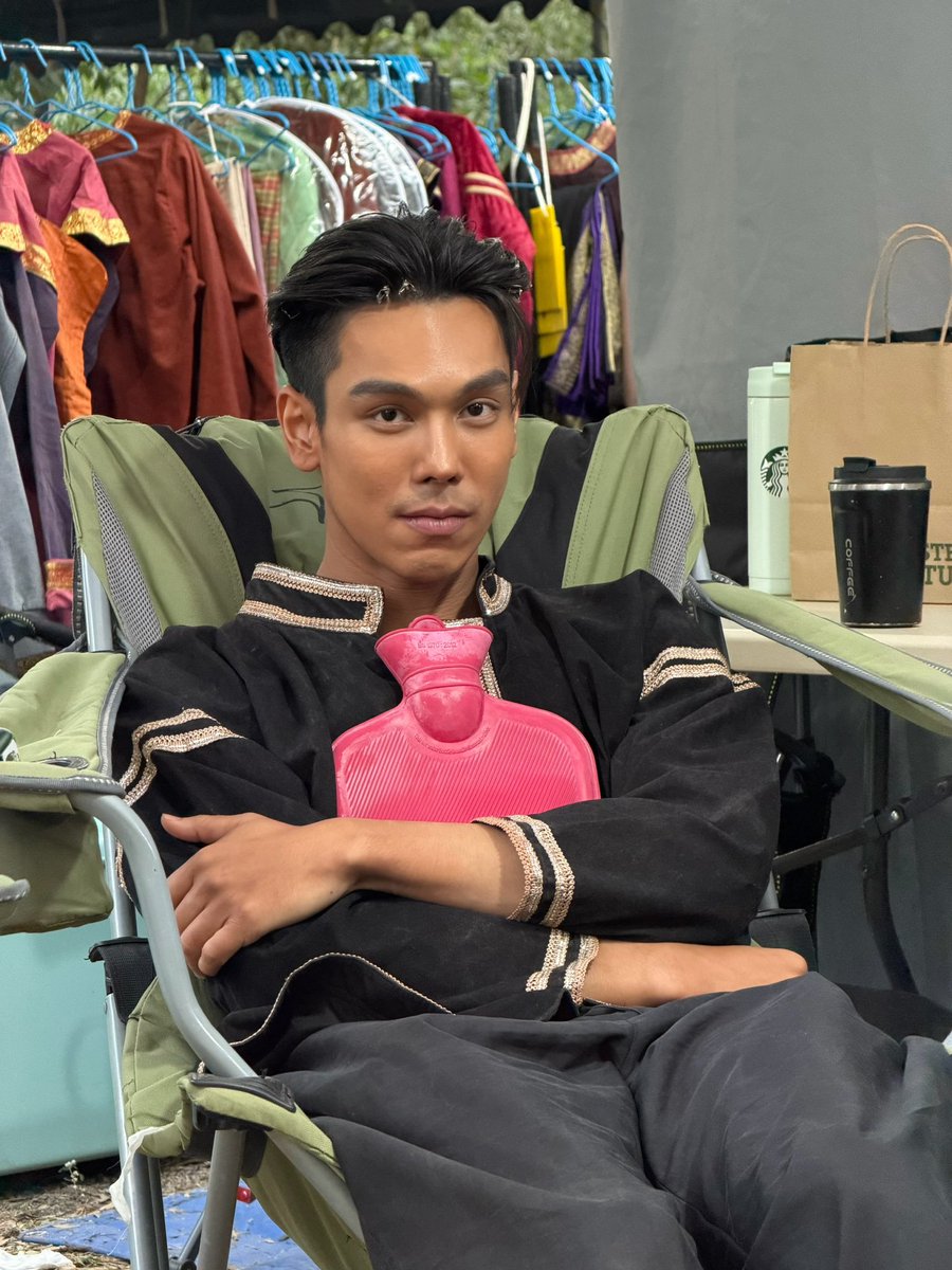 IG : bowii_st tweet media