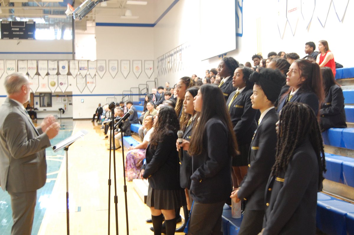 CristoReyATL's tweet photo. Happy Easter✨🙏🏼🐰! We hope you and your family enjoy today as you reflect on Jesus and the love of God. Take a look at a few moments from our all-school Mass this past Wednesday. #eastersunday #holyweek #catholichighschool https://t.co/WpVzUlxO2y