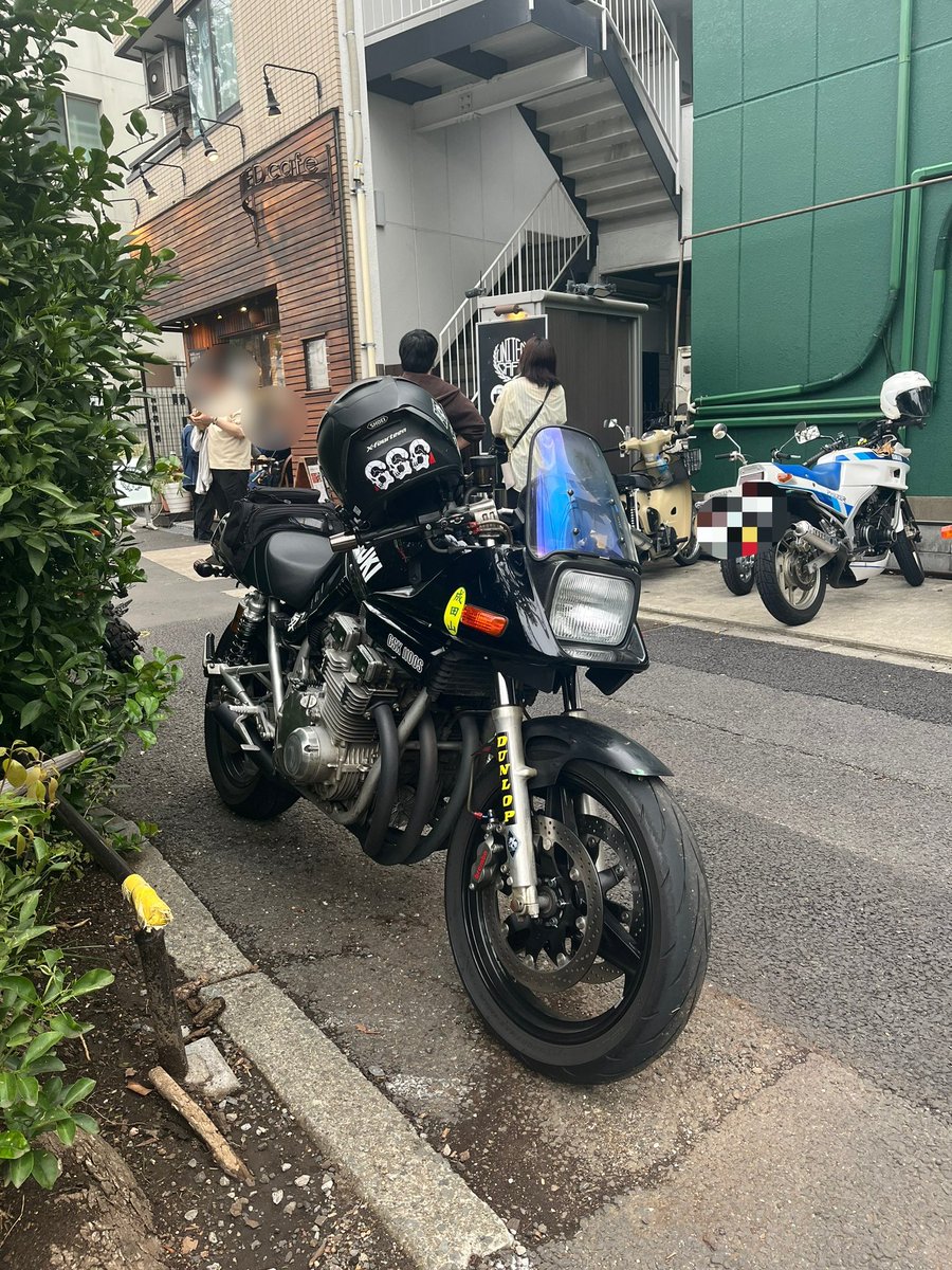 tkyn_moto's tweet photo. こんばんは。
個人的に東京の西側は苦手なのですが、見たいものあったのでお出かけ。
ユナイテッドカフェ→RoarsOriginal→加平PA
ということで戦利品です。タナックスのコラボバッグも試着してみました。
よろしかったです。買っちゃうか〜。
#haveabikeday
#roarsoriginal
#加平pa
#tanax https://t.co/UUXkiwnNnw