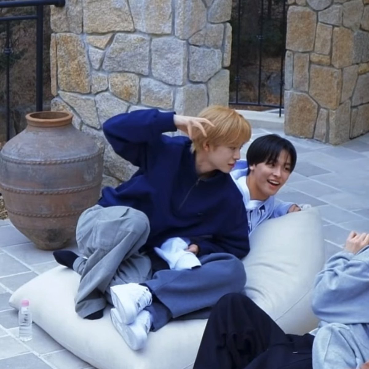 yans ⋆ ode to love 🪽 tweet media