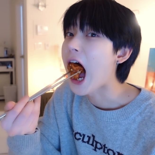 ᴊ ᴜ ɪ tweet media