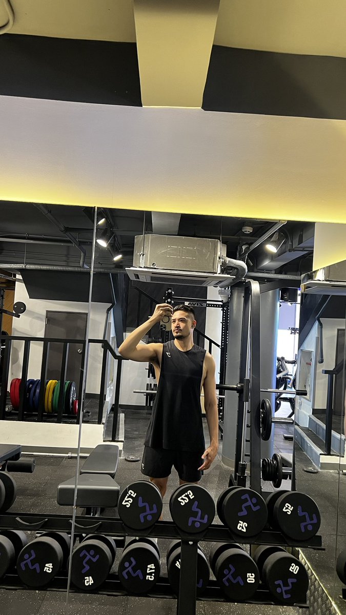 Earl Francis tweet media