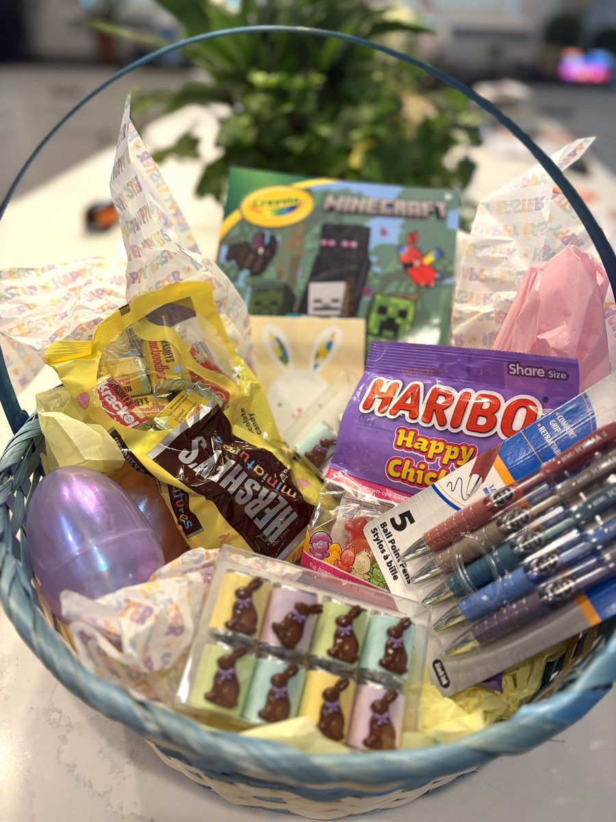 Happy Easter! ✝️💜
We for up early and make it to Sunrise Mass at <a href="/sthenrychurch/">Saint Henry Catholic Church</a> 
Easter basket for all the boys, yes even the cats🐈🐈
#happyeaster #hehasrisen #eastersunday #family