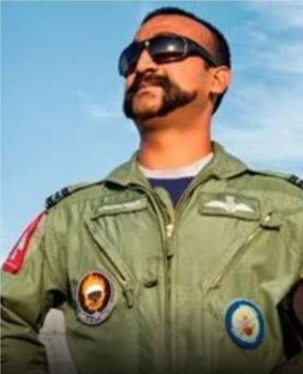 ImSiiidd's tweet photo. @GabbbarSingh Inko phir se chance dena chahiye. Aab ke baar 20 F-16s par Prahar 💥💪💥 https://t.co/gxpfYHk2eE