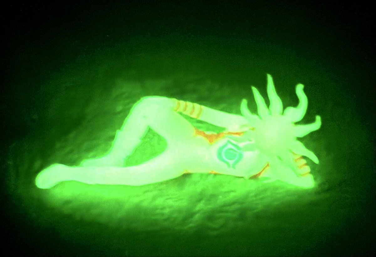 写真を撮ったらスゴク光る巨人タ□ーマンである