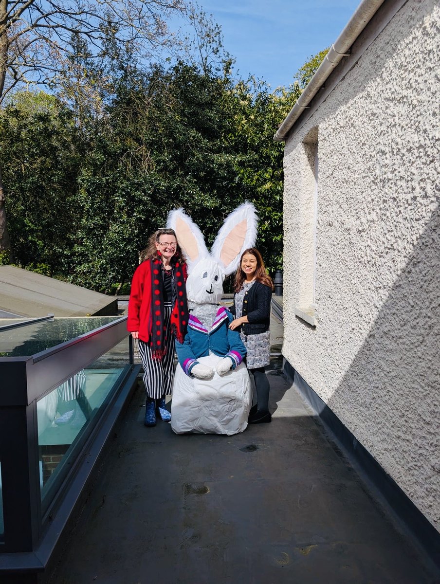 TulipSiddiq's tweet photo. Thank you to Lauderdale House for inviting me to their annual Easter Trail today! Perfect weather to solve some riddles and hunt for the Giant Bunny in Waterlow Park. Free entry and chocolate treats at the end 🐣 #EasterInTheHouse https://t.co/7vUX91K6OC