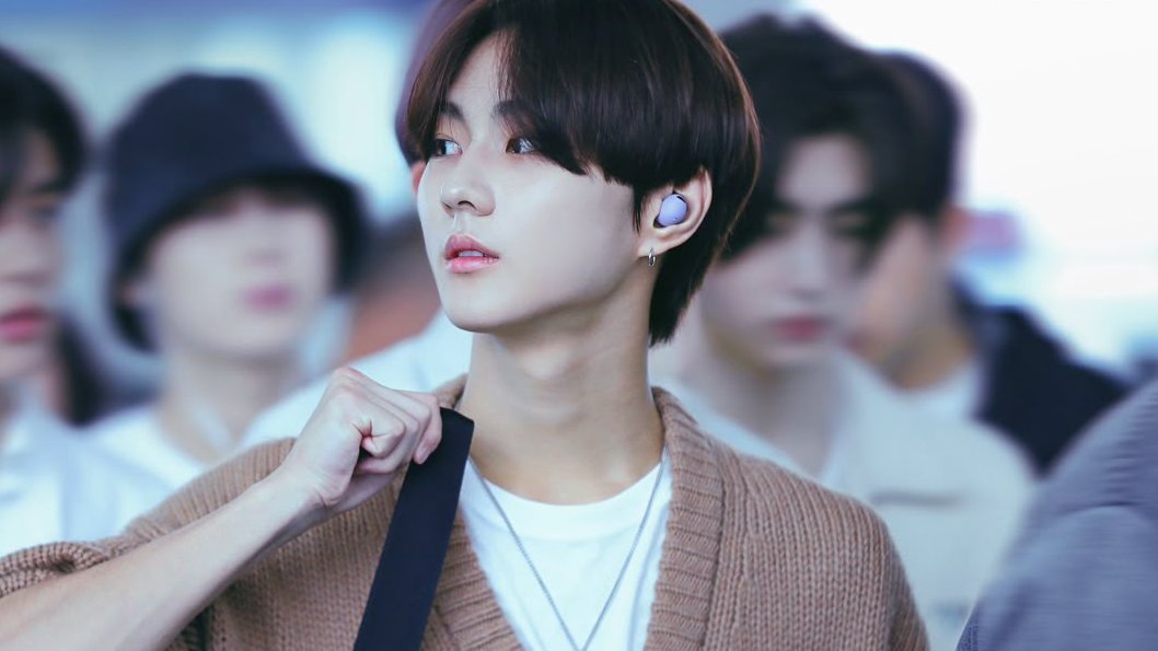 httpchierry's tweet photo. — almost, always 
a #sunwon au wherein

sundae (sn) and kaeo (jw) have been best friends since 7th grade, hiding feelings from one another. when sundae moved away, everything was left unsaid. three years later in college, he sees kaeo again as a stranger he really used to know. https://t.co/OBupeGZhcU