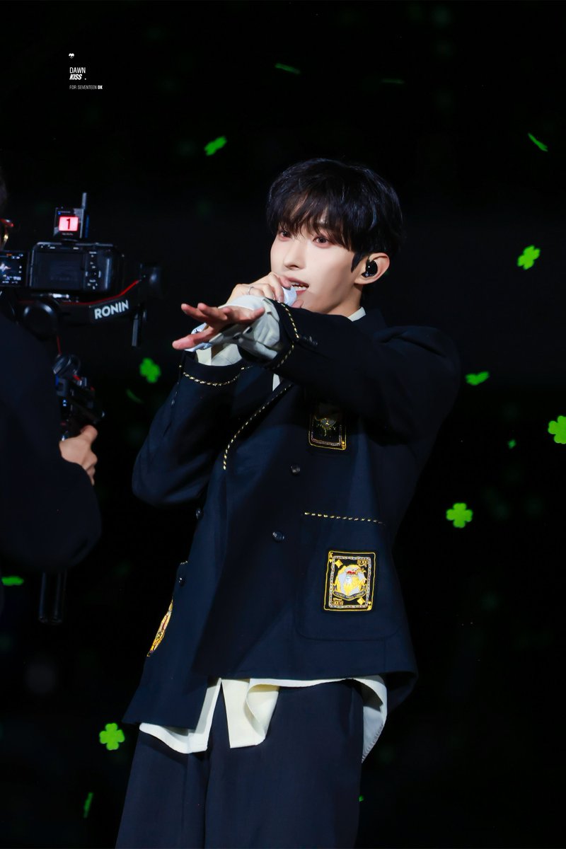 Dawn Kiss😘 tweet media