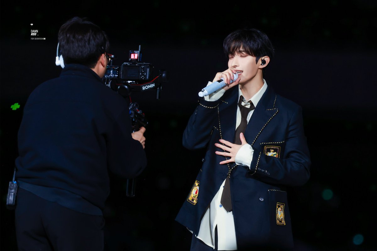 Dawn Kiss😘 tweet media