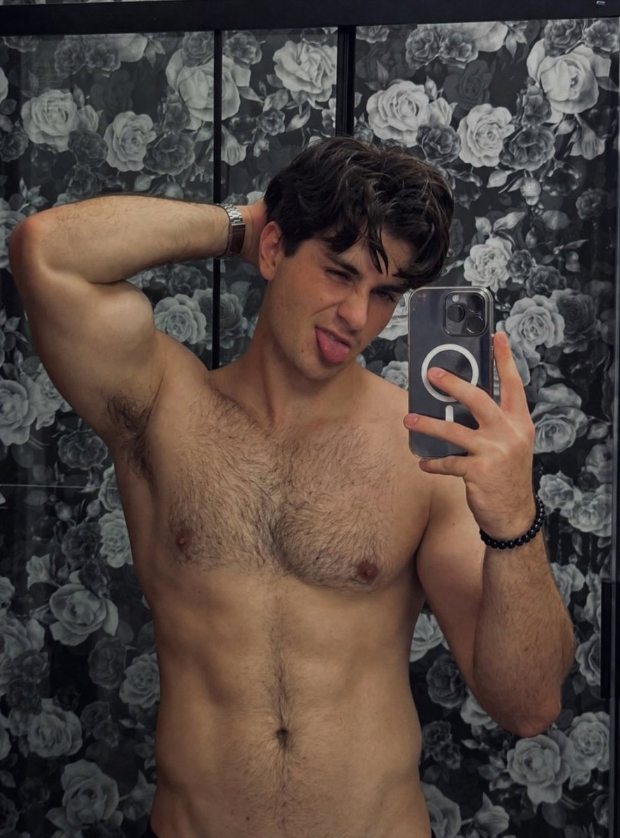 Anxious_3429's tweet image. Hey it’s been a while 😝💪🏻