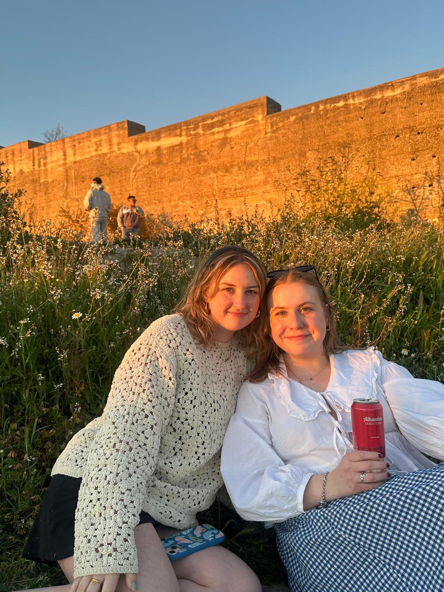 chicnormal_'s tweet photo. una semana con mis chicas en nuestra ciudad🌷🌞🤍 https://t.co/hUXjcl2w2G