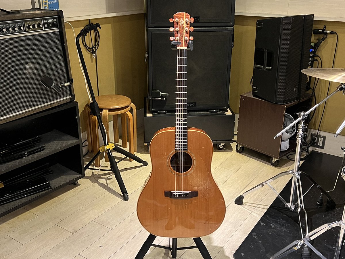 SDMF_Inc's tweet photo. っつーこって、
改めて、
私が所有するアコギ紹介。
Alvarez Yairi
YD-61(DY-61) with L.R.Baggs HiFi
と
Epiphone Masterbuilt
EF-500RCCE with EMG ACS
です。
Alvarez Yairiは生音を活かし、
LINEやアンプでも生音のままを目指した仕様。
Epiphoneは
完成にエレアコの方向性で。 https://t.co/FktXpcREtQ