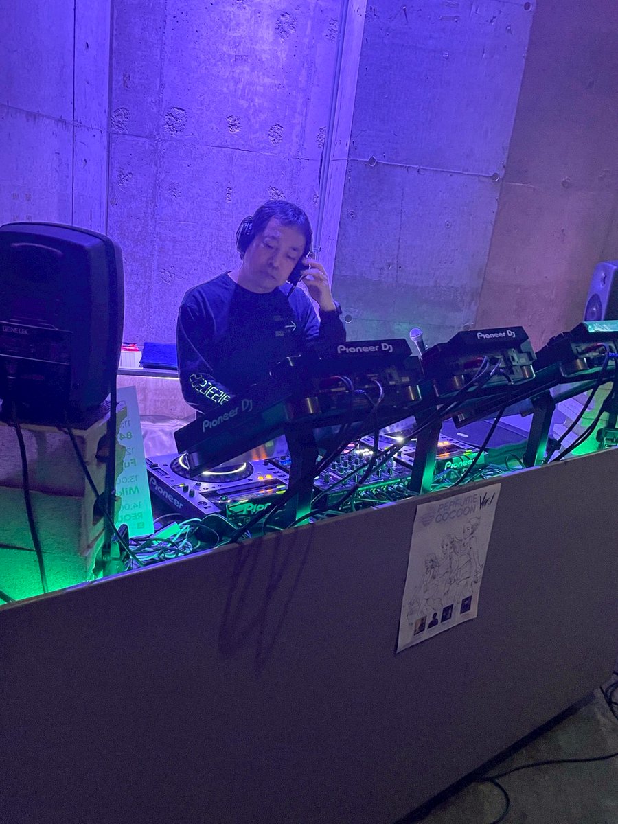 VJhide's tweet photo. 【ご来場御礼】昨日はPerfume Cocoon Ver.1にお越しいただきありがとうございました！
全くの新しいイベントでしたが、沢山の方にご来場いただきました！🙏
これからVer2、Ver.3…と継続して開催してまいります。
ありがとうございました。
 #PerfumeCocoon
【公式WEB】 https://t.co/UFigrVRhmx https://t.co/1P5wWcAy29