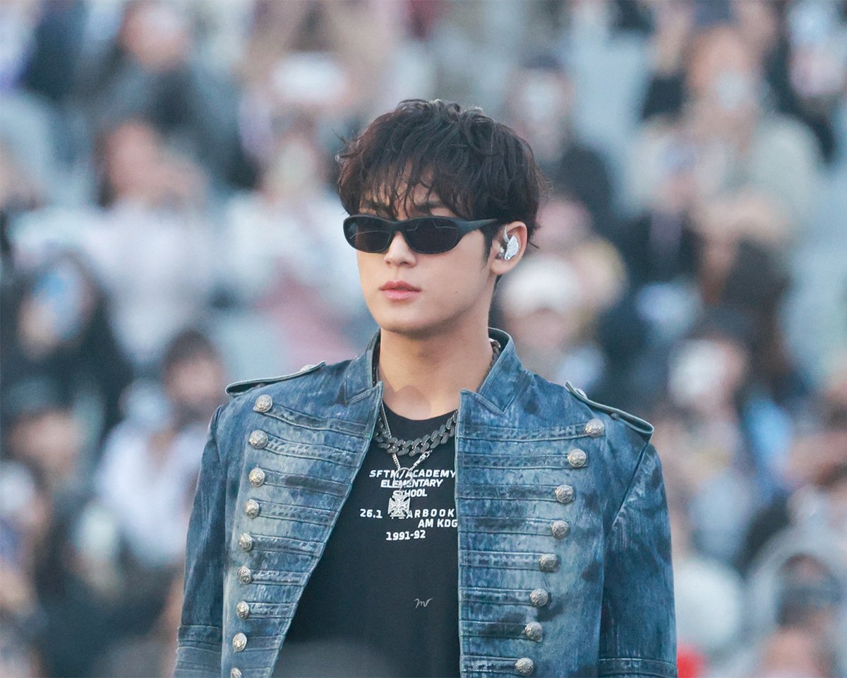 c0at46's tweet photo. 260404 😎 #민규 #MINGYU https://t.co/ILqSTdIJiD