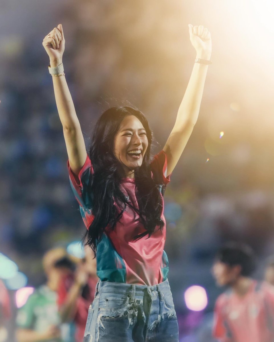 Linglingkwong_Official tweet media