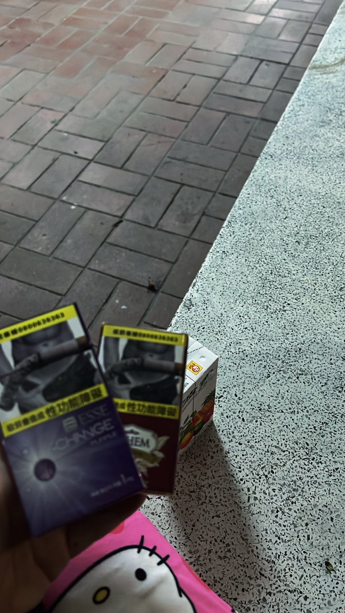 對不起我馬上從你男朋友身上下來 tweet media