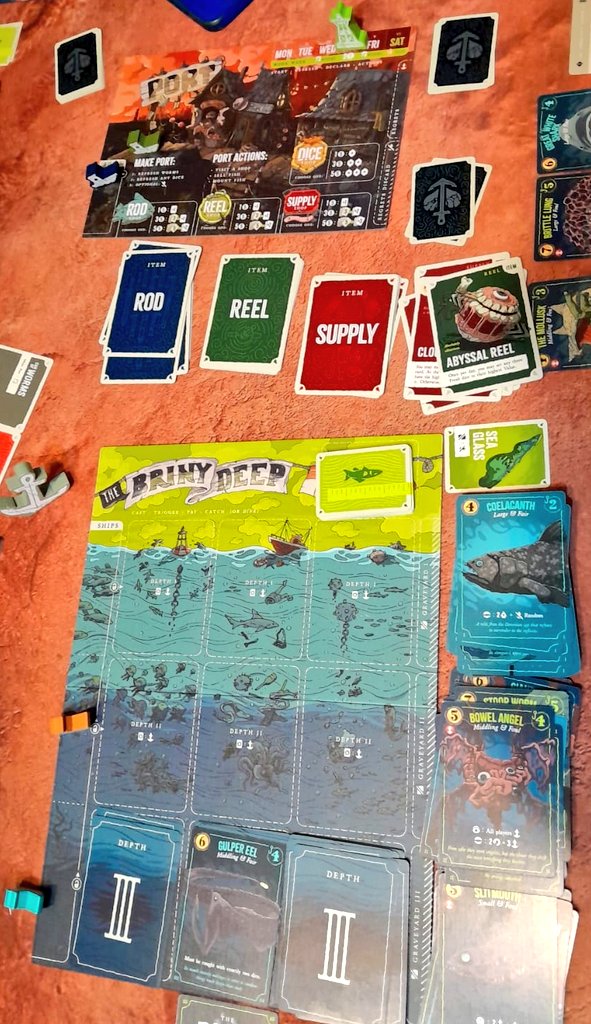 MARIANOSUIZ's tweet photo. Jugamos Deep Regrets, pescamos de todo, muchos arrepentimientos, azar y diversion. Terminamos con 2 partidas al Astro Knights, perdimos pero nos divertimos, lindo y agil, gustó mucho. @pablo_cazorla 
#juegosdemesa #boardgames #bgg https://t.co/mmNu4as8zX