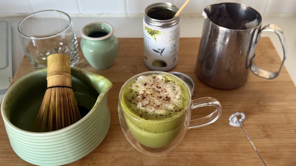 brunette tweet media