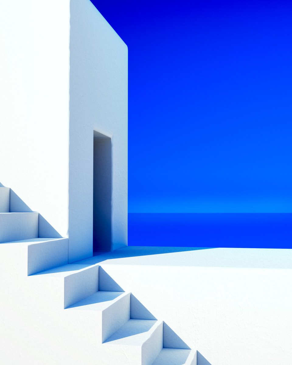GreekPictures's tweet image. White walls reflect more than the sun, they carry a sense of calm. The endless blue is not just a color, it’s a feeling, a horizon that clears the mind. 🇬🇷
#Minimalism #Cyclades #Greece
📷 iamfriedrichsiever