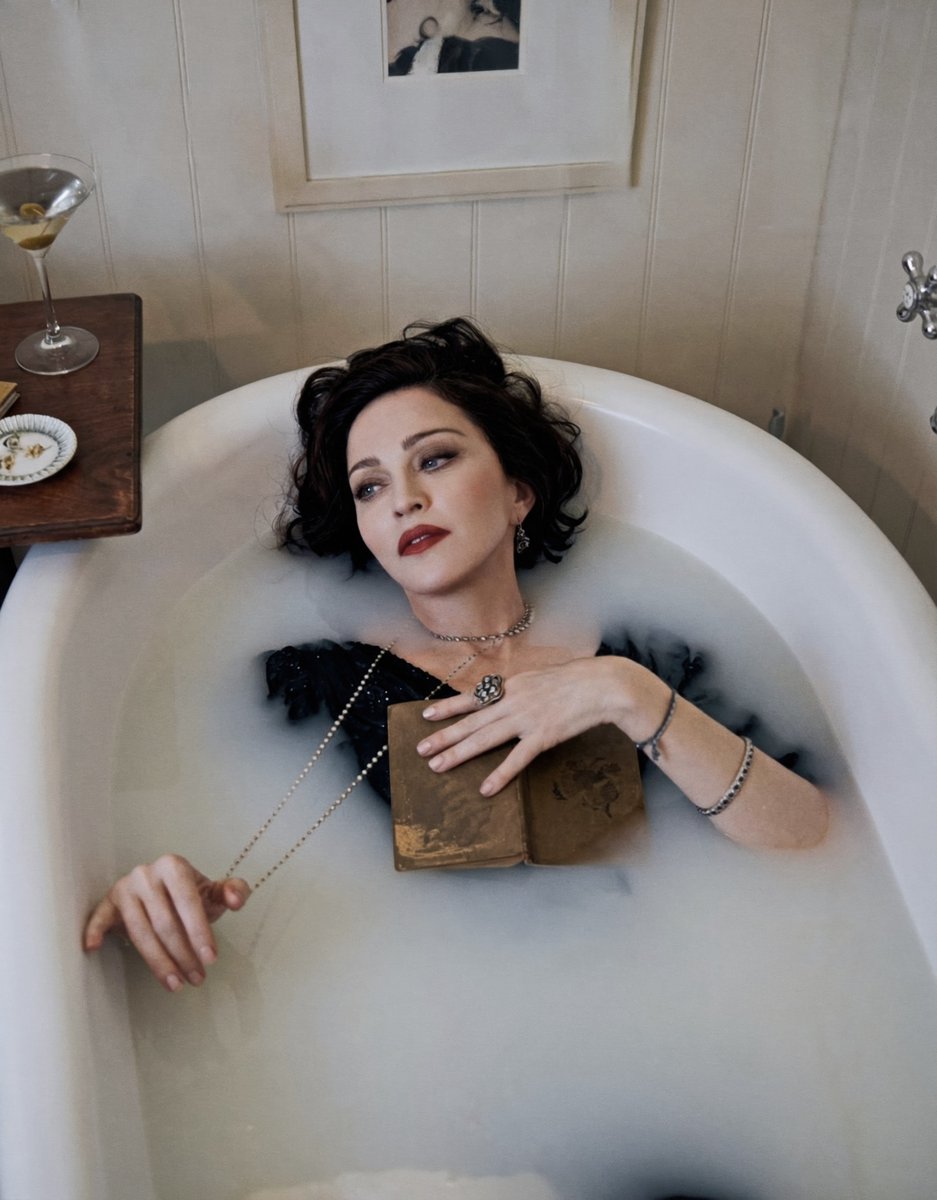 DanKMadonnaEdit's tweet image. 𝗠𝗮𝗱𝗼𝗻𝗻𝗮
𝗩𝗢𝗚𝗨𝗘 ᵒᵘᵗᵗᵃᵏᵉ
𝘰𝘶𝘵𝘵𝘢𝘬𝘦 𝘣𝘺 𝘔𝘦𝘳𝘵 &amp;amp; 𝘔𝘢𝘳𝘤𝘶𝘴
#Madonna #Vogue #MadameX #Outtake
ᶠᵒˡˡᵒʷ ᶠᵒʳ ᵐᵒʳᵉ