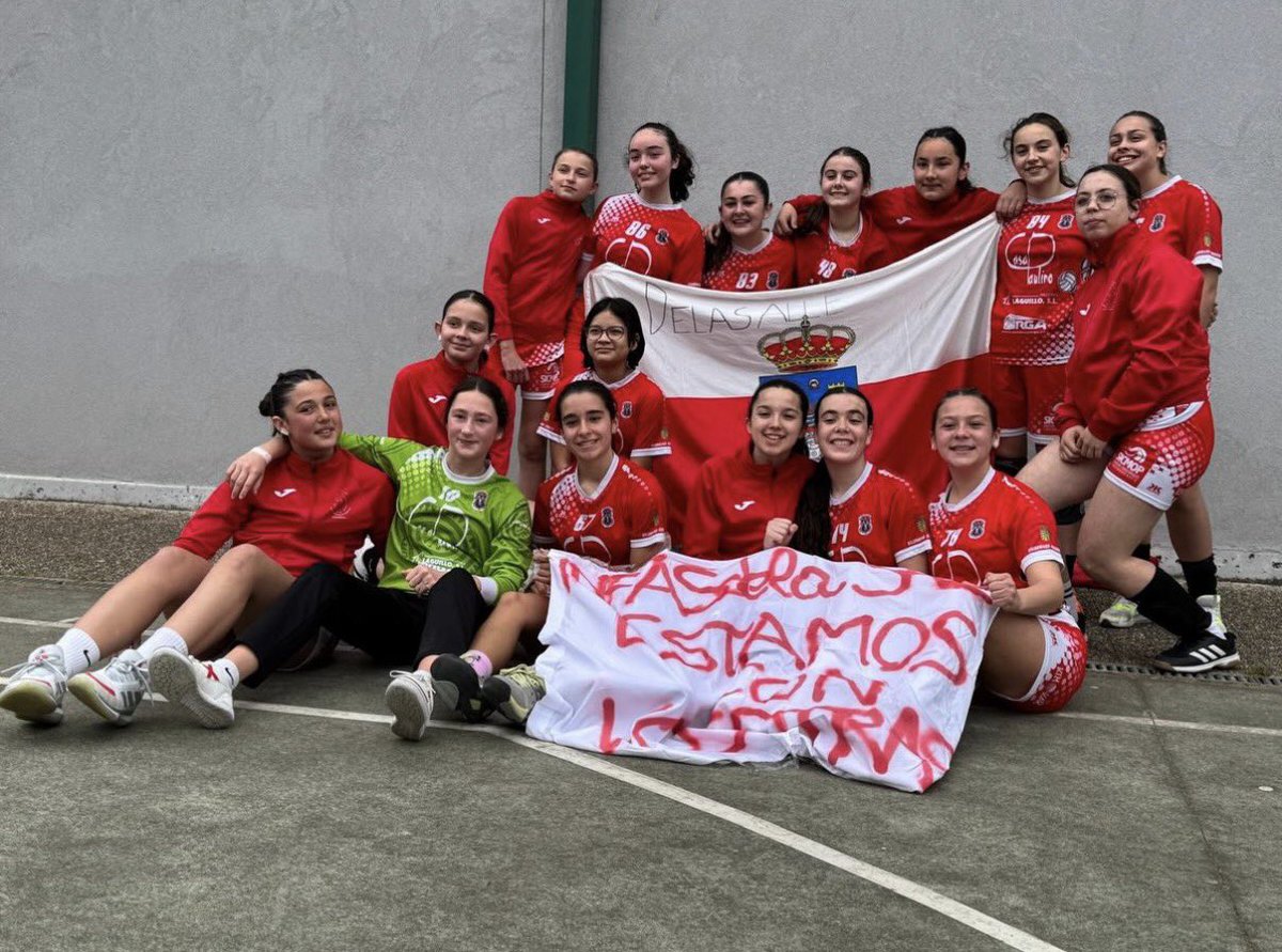 fcantabrabm's tweet photo. 🔚Termina otra edición del Torneo de Los Corrales. Una cita que es más que un torneo. Es convivencia, es compartir la pasión por nuestro deporte y es una ocasión única para presumir del balonmano cántabro.

👏🏼Enhorabuena a @BM_Corrales por el gran trabajo

🇵🇱 #TerritorioBalonmano https://t.co/YS70wJD3I8