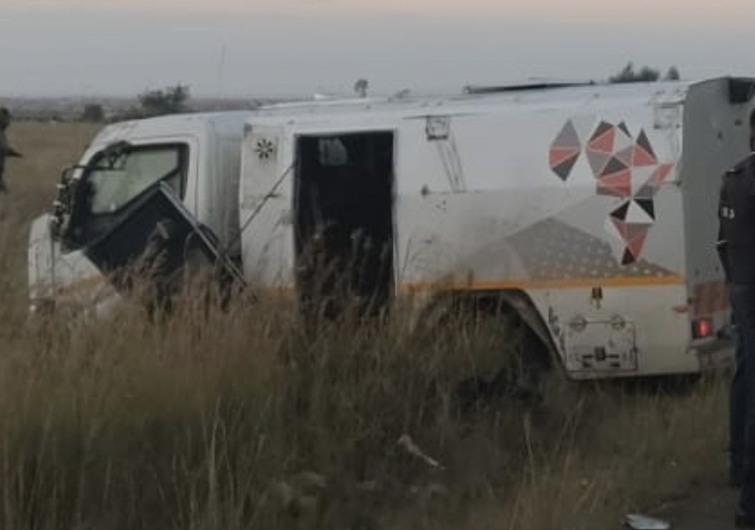 _ArriveAlive's tweet image. A traffic officer sustained gunshot wounds during a robbery near Hillside View in Bloemfontein.

arrr.co.za/lmTww

#ArriveAlive #Crime