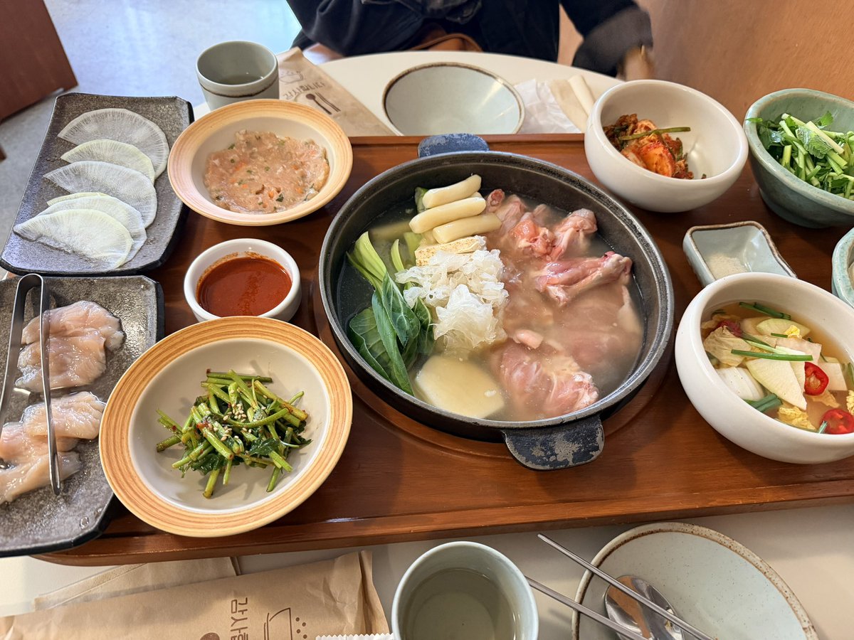 밀크티 tweet media