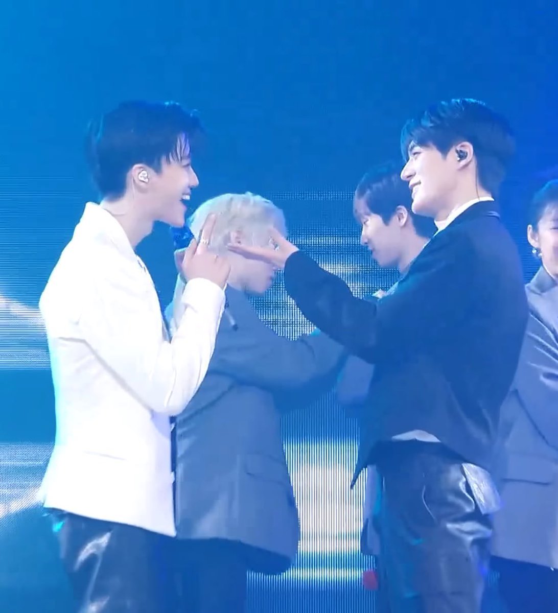 히키고라니୨ৎ tweet media