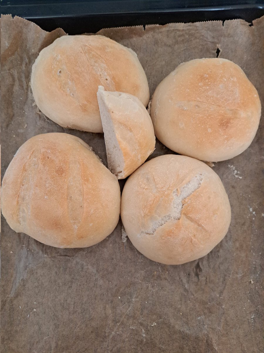 Ich weiß nicht irgendwie habe ich wohl Langeweile. XL Brötchen noch gebacken