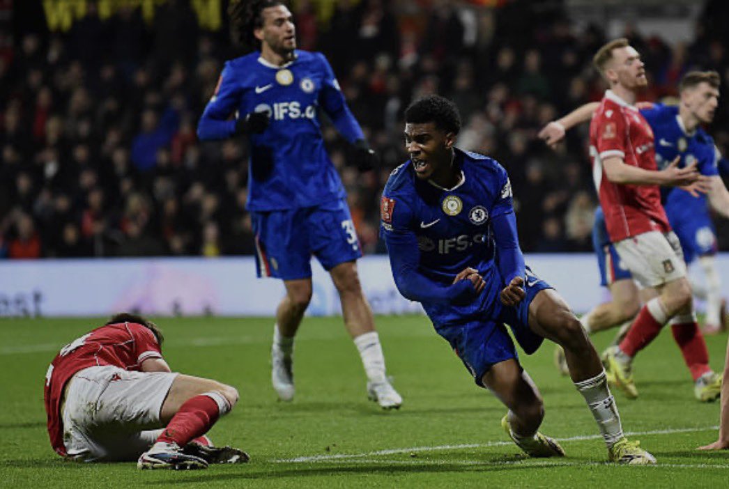 customwyd tweet media