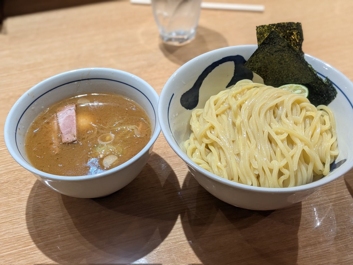 飲んだ後のシメにやってもたやん。
#つけ麺 
#つじ田 
#恵比寿 
濃厚魚介スープたまらんかった。
ボビーウィットJrの守備くらいたまらん。