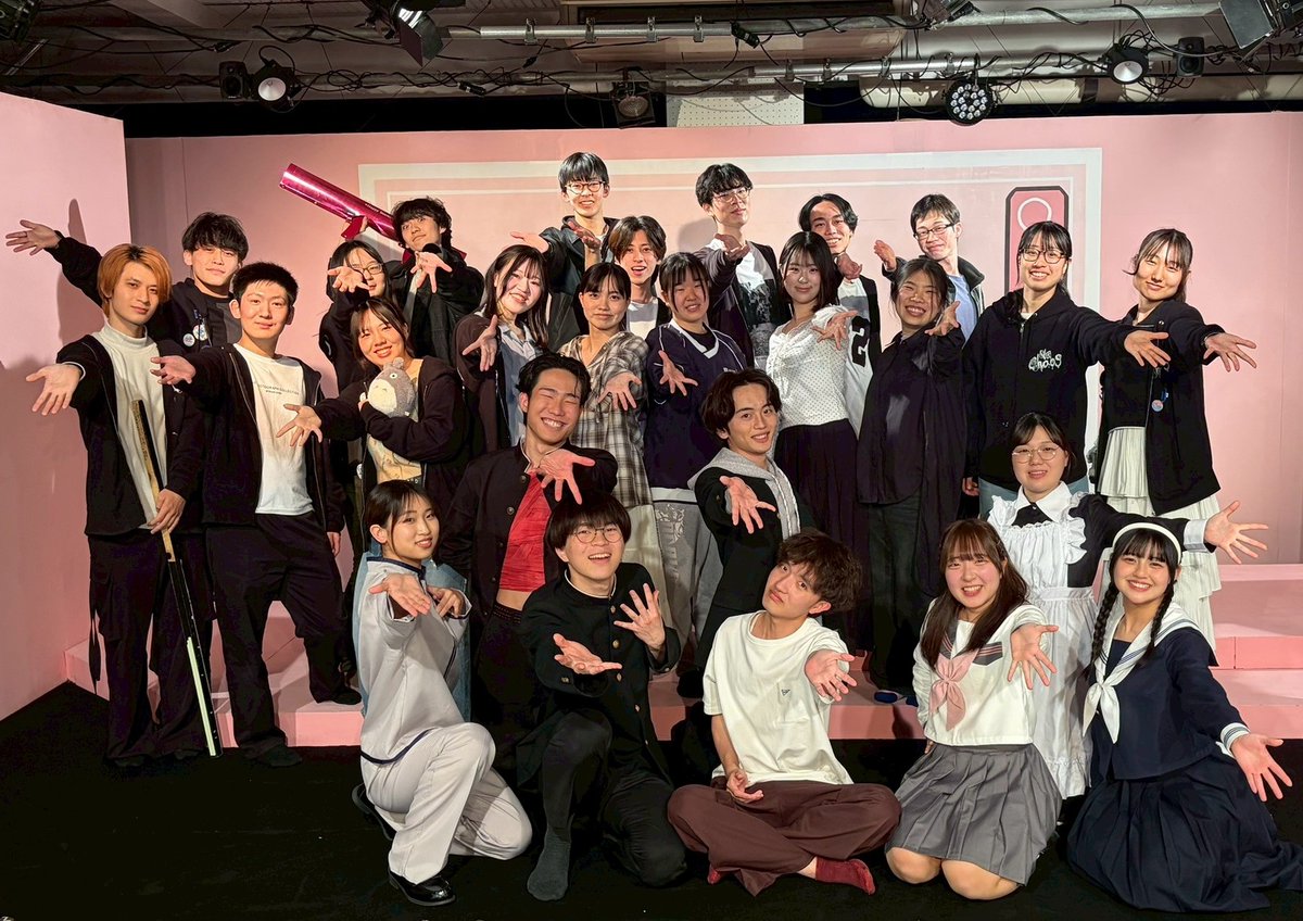 gekidanchaos's tweet photo. 【終演】
『伝説の樹の下、そうでなくとも…』
終演いたしました！
ご来場の皆様、誠にありがとうございました！

劇団カオスの次回公演は、6月下旬になります『新入生お披露目公演』です！
続報はSNSにてお待ちください！ https://t.co/k0jENogPXA