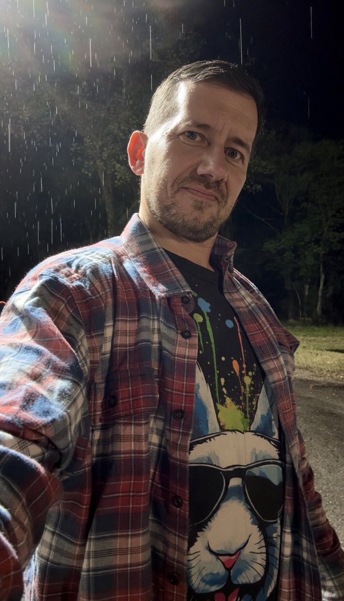 TheOGRebel01's tweet photo. I used to think it was be on the grind all the time. But I learned life is about the simple things. Like standing in the rain on an Easter morning. 🤟

#HappyEaster 🐰 https://t.co/WQni5zfzQM
