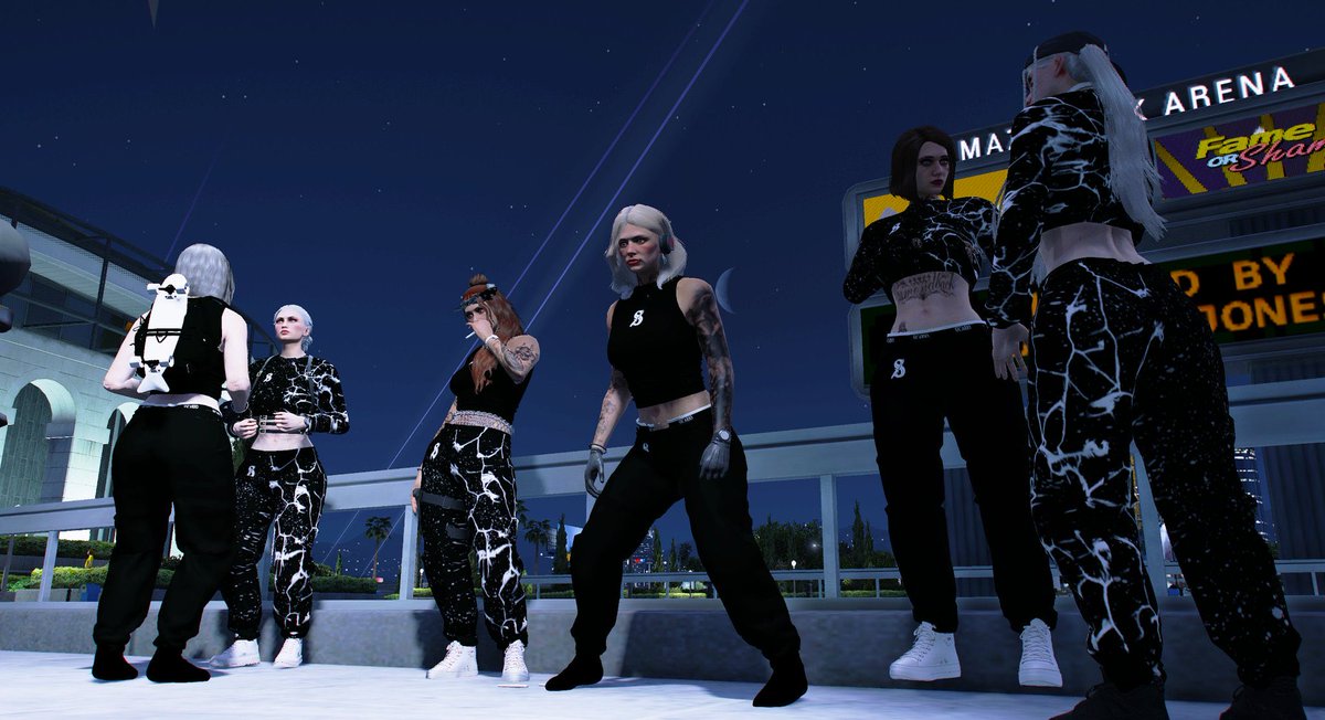 ela🕸️ tweet media