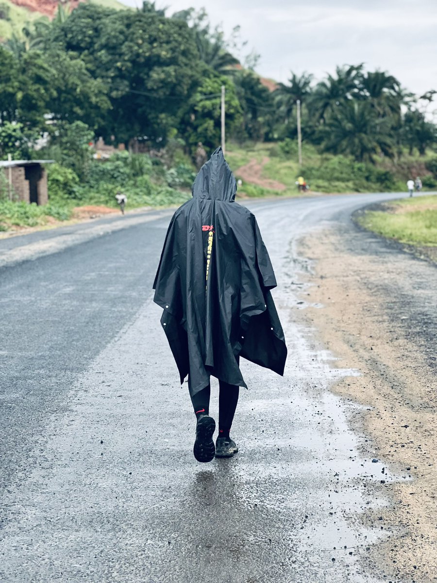 irakoze____'s tweet photo. Spent my saturday walking
Here’s the thing I noticed while walking 67km in 12h,
Feeling tired isn’t shameful,saying you’re tired isn’t either
Yes,it was a trial to see if I could make it to the end but I didn’t and it’s ok
I do not feel guilty.
I made it home safe
Thank you Lord https://t.co/0m3M0dCGUQ
