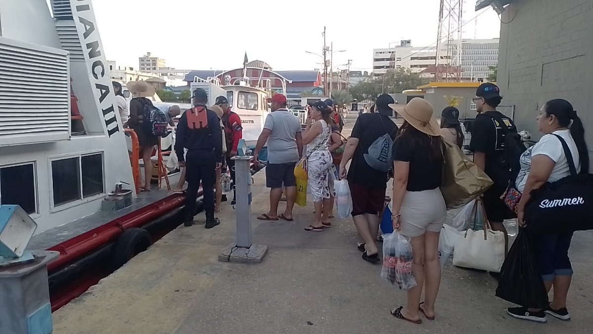 inea_venezuela's tweet image. #INEA La Capitanía de Puerto de #Maracaibo sigue activa con la implementación de #Zarpes a las embarcaciones #SITAP con destino a la isla #SanCarlos.

En el INEA, nuestra vocación es el servicio y la protección de la familia venezolana en esta Semana Santa Segura 2026.