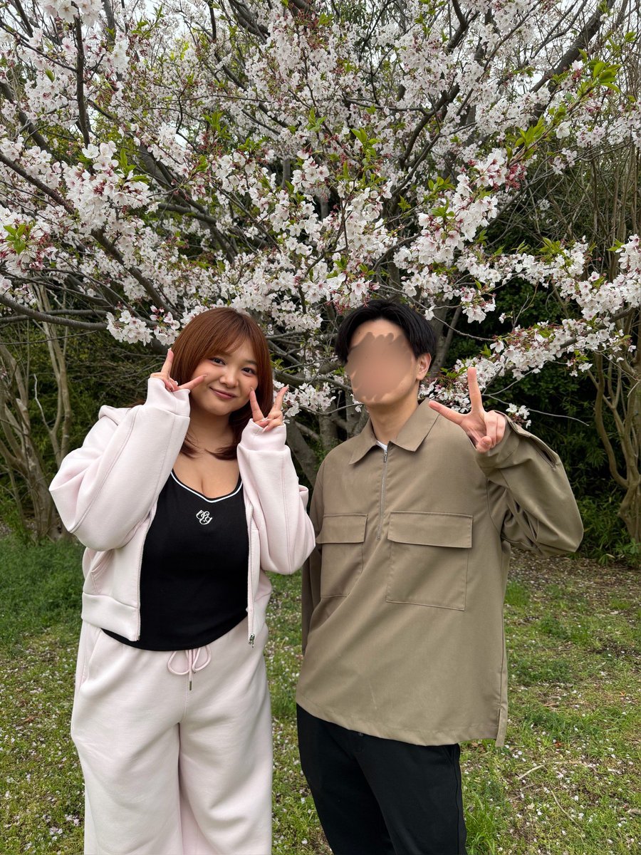 yui_ya036's tweet photo. 唯ちゃんと桜を見る会
前日雨で��配だったけど雨降らなかったから良かった。いつも個撮しか行ってなかったから始めましての方もいたけど仲良くしてくださって嬉しかったです。
4枚目の写真は「彼氏目線からの唯ちゃん」ですww
楽しかった！！

⚠︎本人搭載許可済み

@yuikudo0306 https://t.co/dMTqBxPH7x